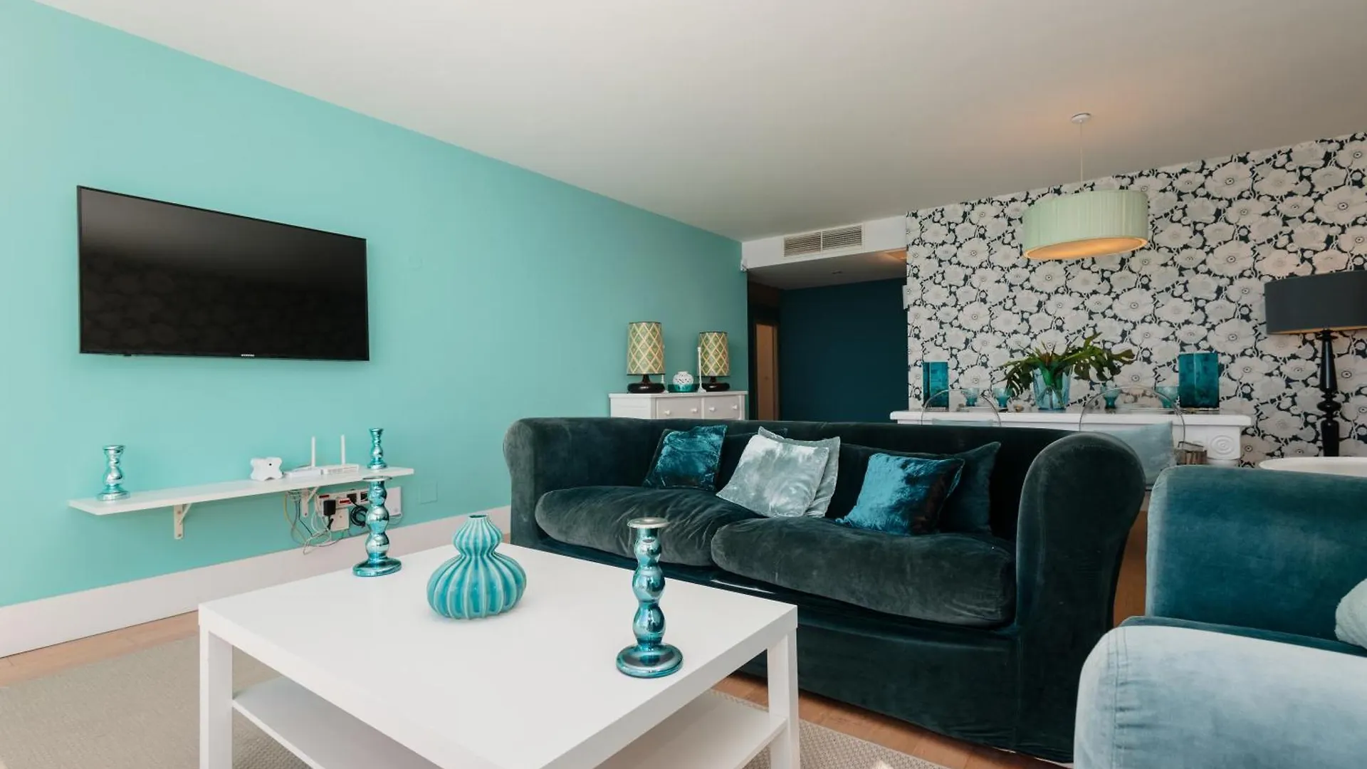 Apartment With Stunning Sea Views, Puerto Banus Marbella