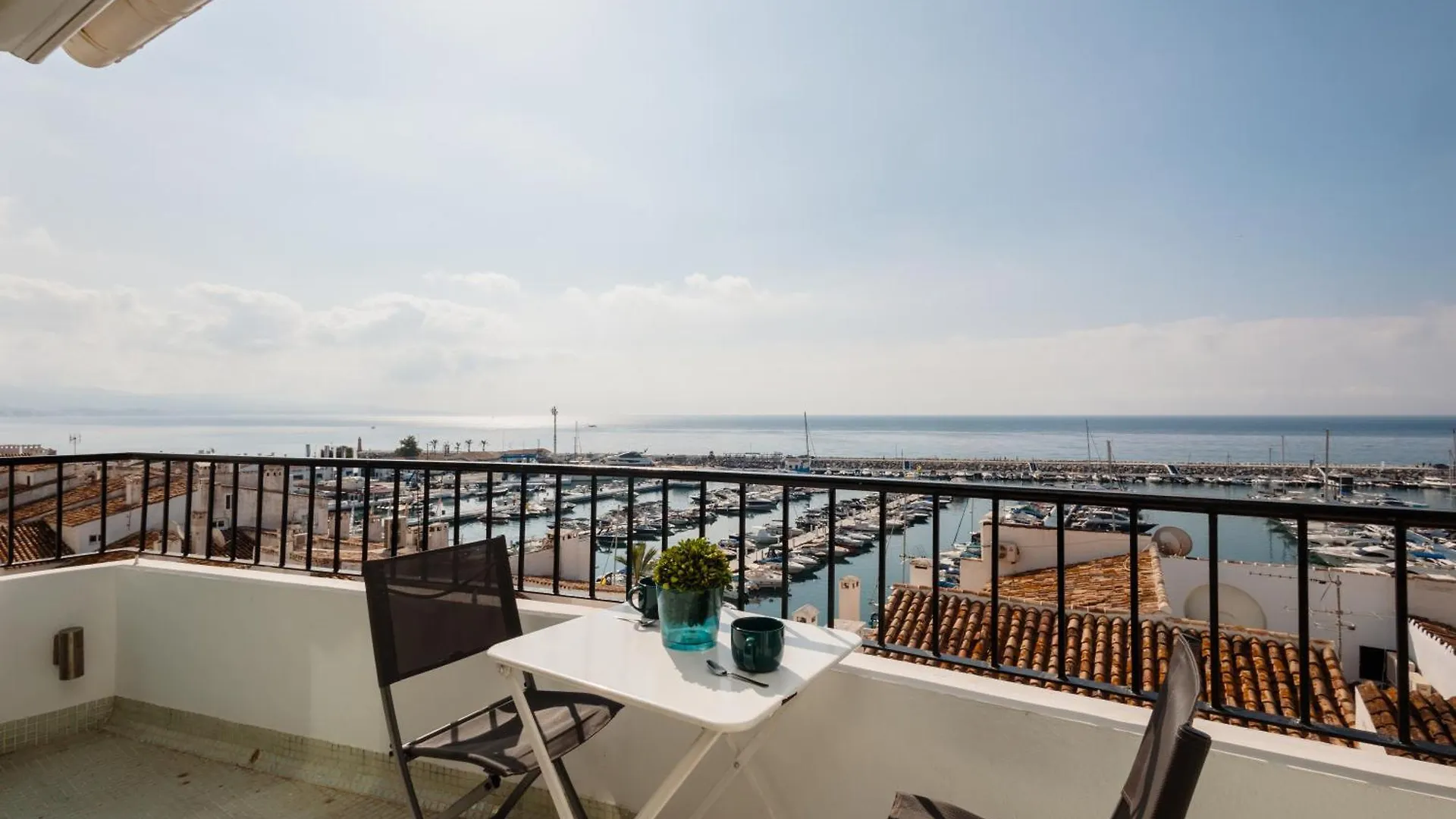 Apartment With Stunning Sea Views, Puerto Banus Marbella